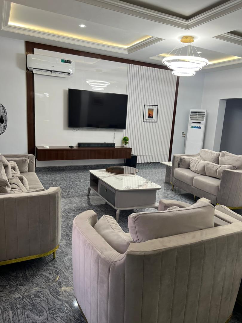 BEAUTIFUL AND COZY 3 BEDROOM APARTMENT IN JAHI, ABUJA