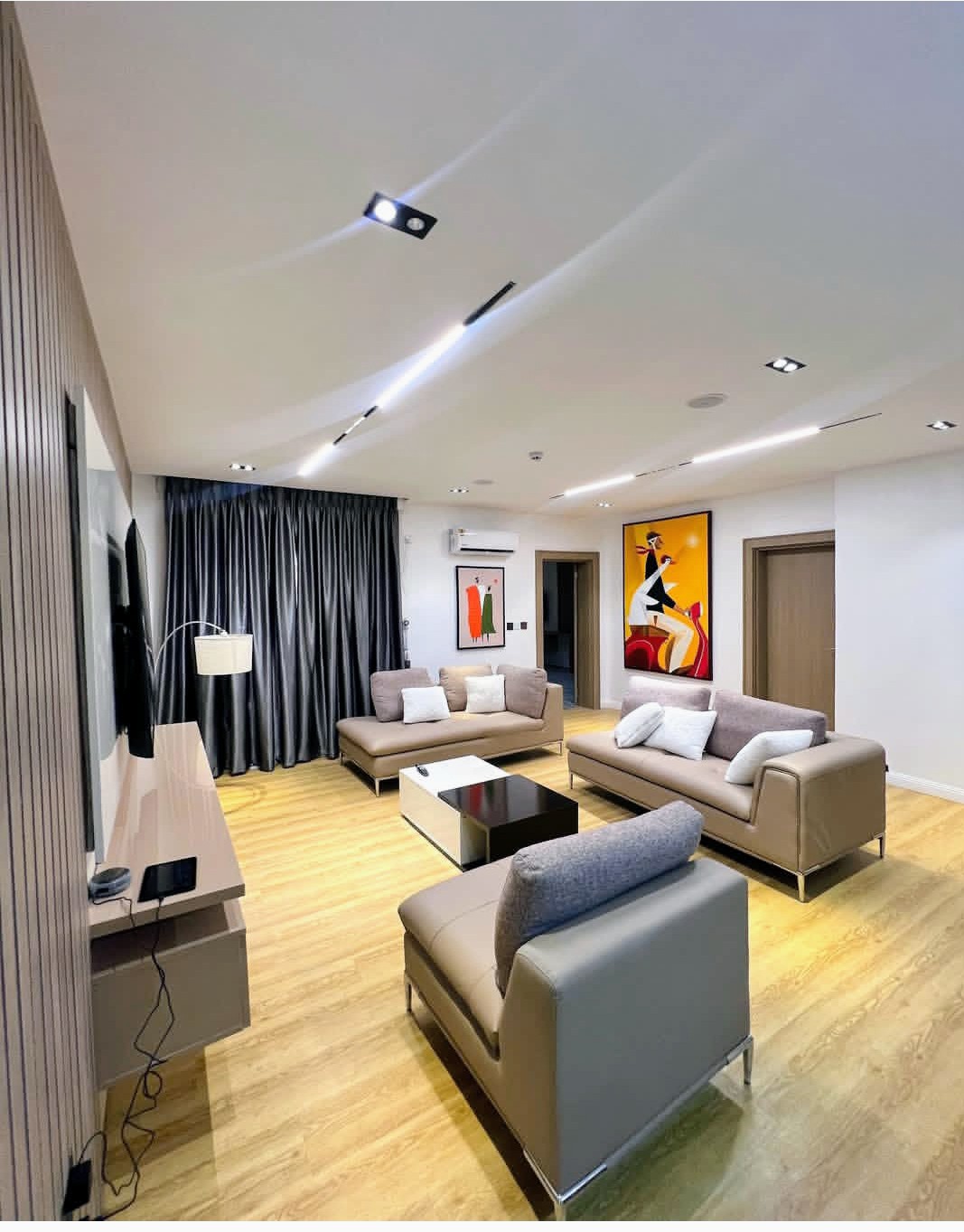 EXQUISITE TASTEFULLY FURNISHED TWO BEDROOM APARTMENT IN MAITAMA, ABUJA.
